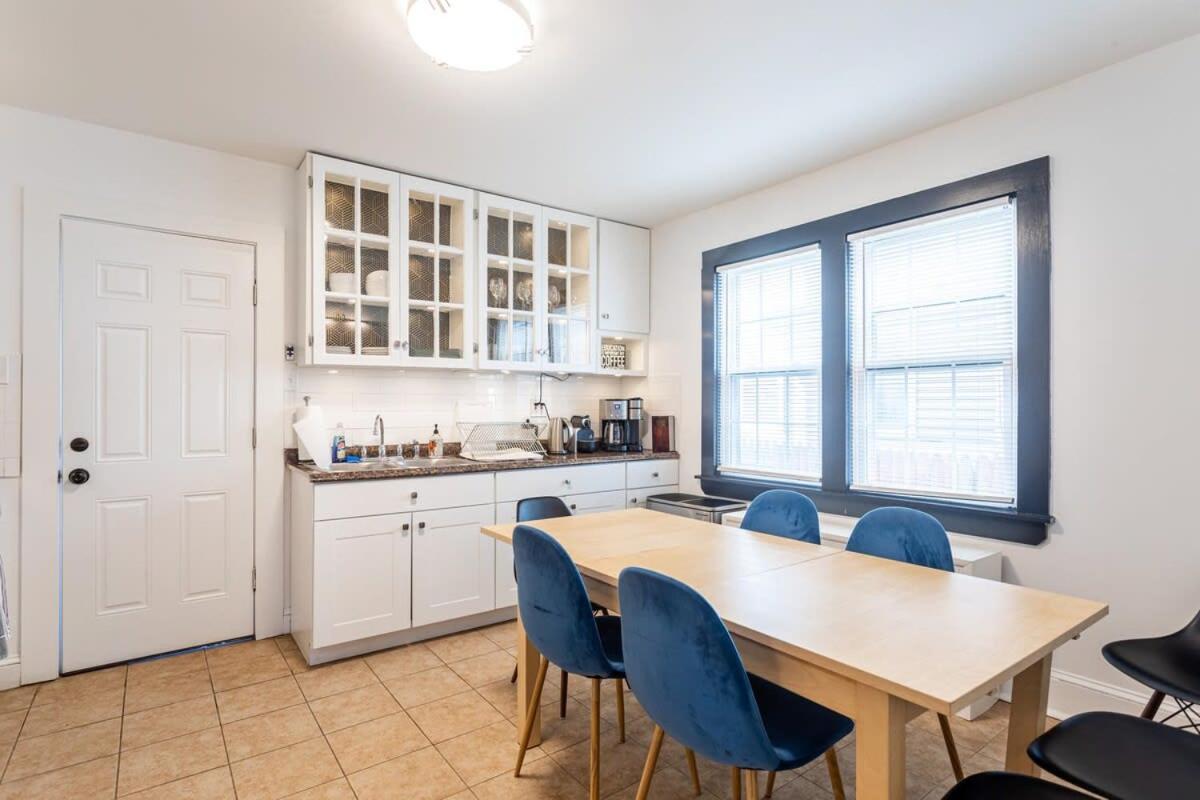 The Blue Sapphire 2Br 2 King Beds & Ample Backyard Lejlighed Bridgeport Eksteriør billede