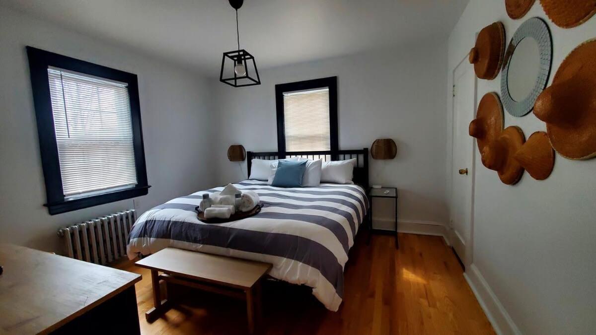 The Blue Sapphire 2Br 2 King Beds & Ample Backyard Lejlighed Bridgeport Eksteriør billede