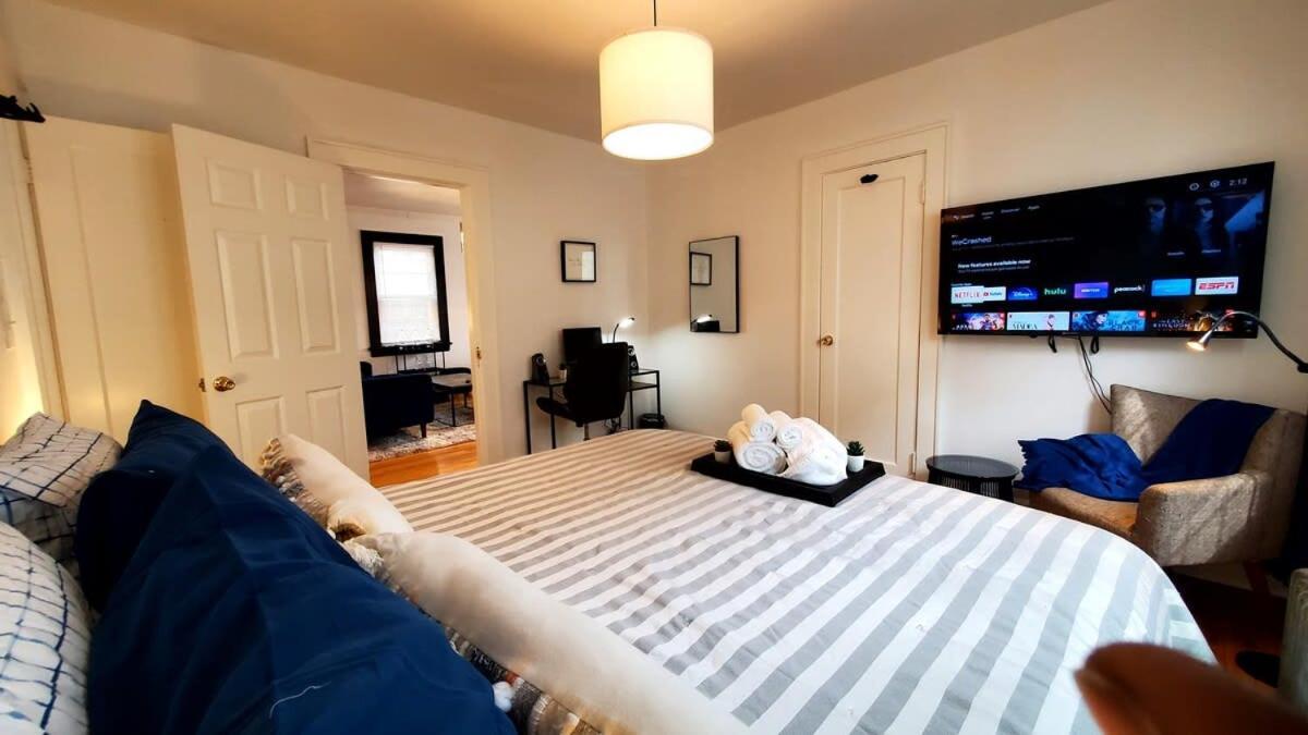 The Blue Sapphire 2Br 2 King Beds & Ample Backyard Lejlighed Bridgeport Eksteriør billede