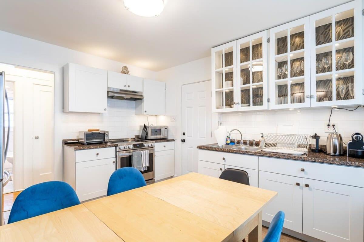 The Blue Sapphire 2Br 2 King Beds & Ample Backyard Lejlighed Bridgeport Eksteriør billede