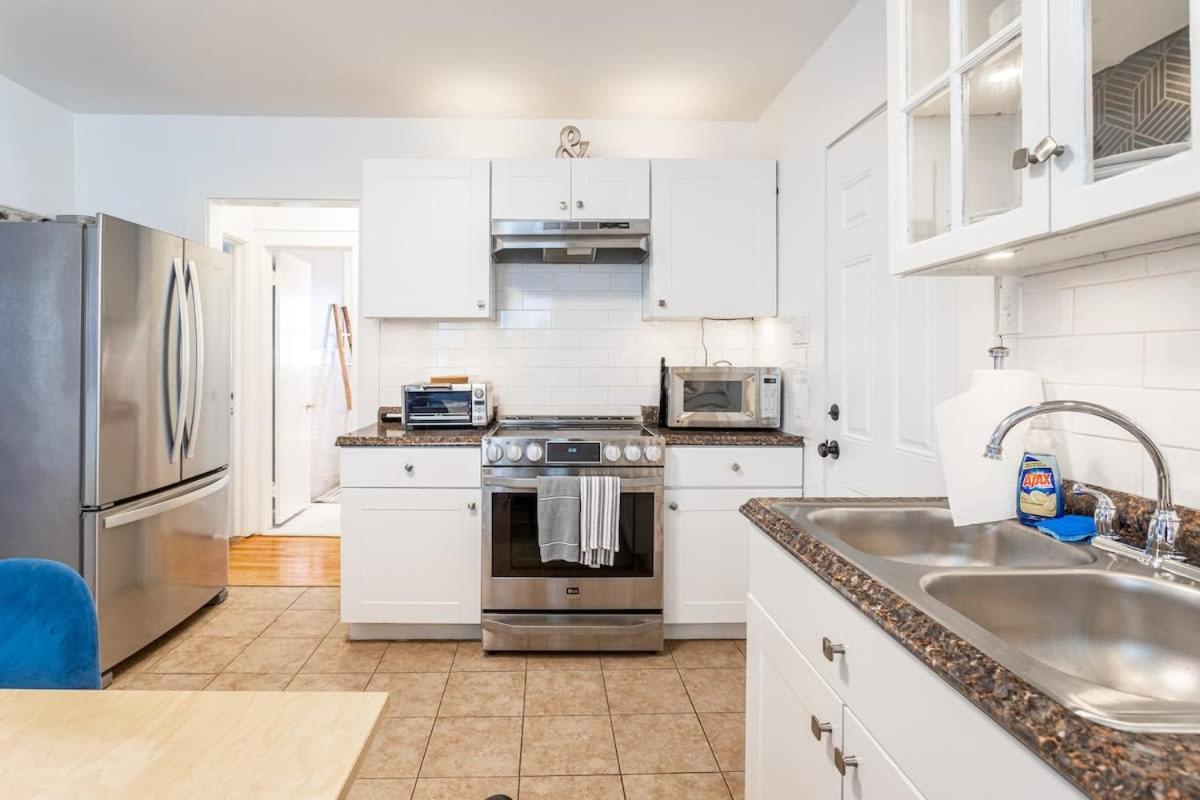 The Blue Sapphire 2Br 2 King Beds & Ample Backyard Lejlighed Bridgeport Eksteriør billede