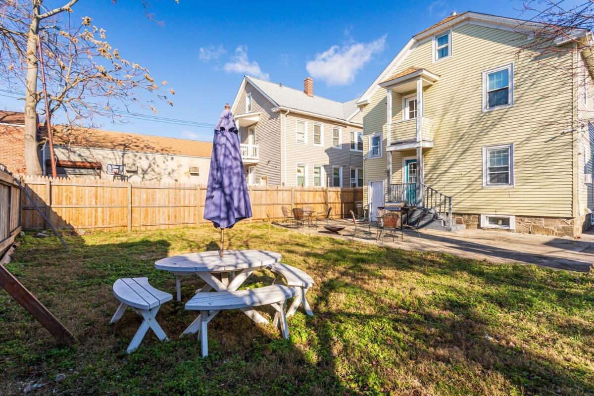 The Blue Sapphire 2Br 2 King Beds & Ample Backyard Lejlighed Bridgeport Eksteriør billede